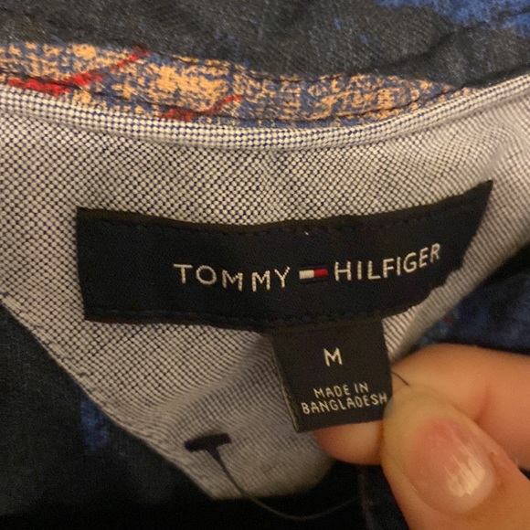 Tommy Hilfiger Hawaiian Button Up - Picture 2 of 5